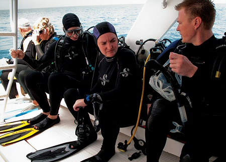 Mergulhadores no barco Jads