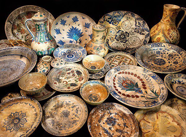 Plates, cups, vases, bowls – 16th-century Iznik ceramics are a rare sight.