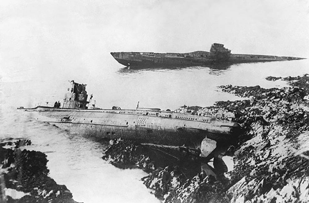距離相機最近的被沖毀的潛水艇是 UB86。