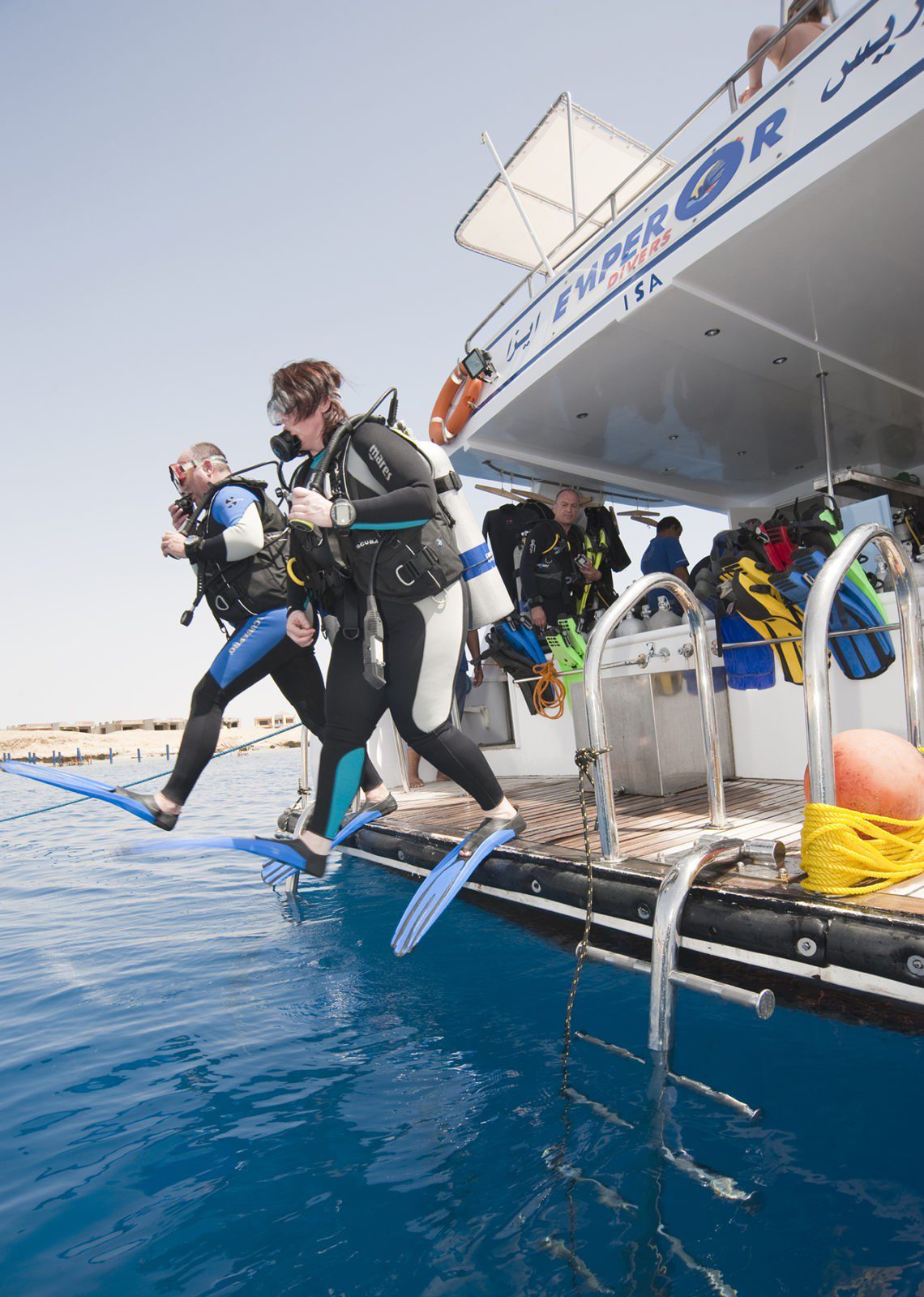 Diverses Reisen: Bootssprung im Roten Meer