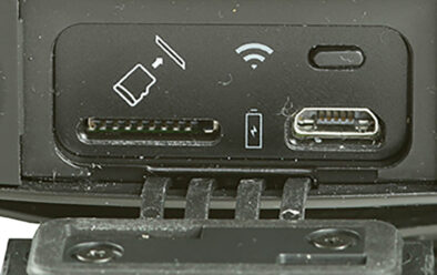 0119 Vuze card slot charging at download port