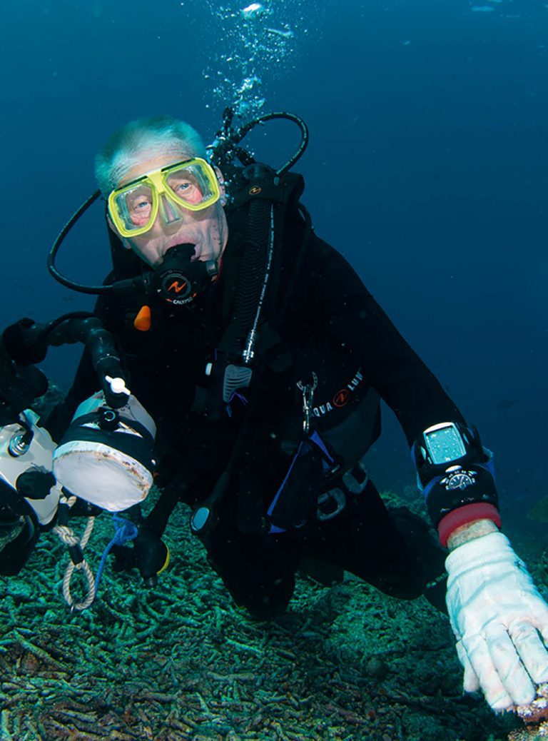 经验丰富的潜水员迈克·马洛尼。