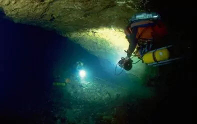 The Technical Diving Revolution – part 2 1 Wakulla Springs cave-diving in 1987.