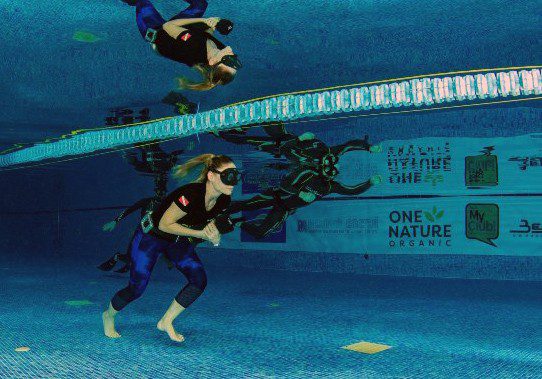 Longest Underwater Walk with one breath by Turkish freediver Bilge Clingigiray - Guinness World Records