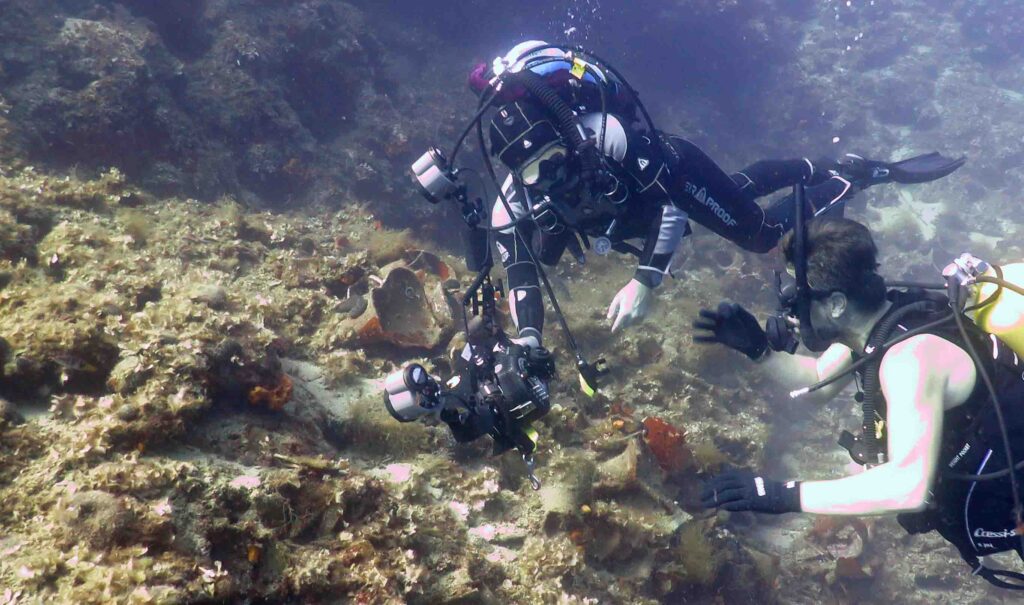 Greece lowers guard on diving