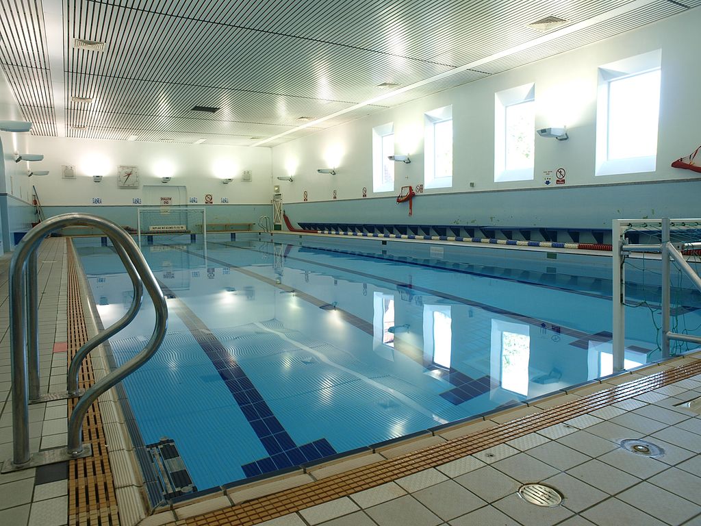 1024px mgs swimming pool