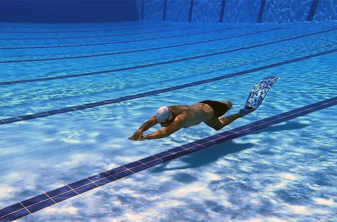 Omar Hegazy on his GWR swim using a fin (Guinness World Records)