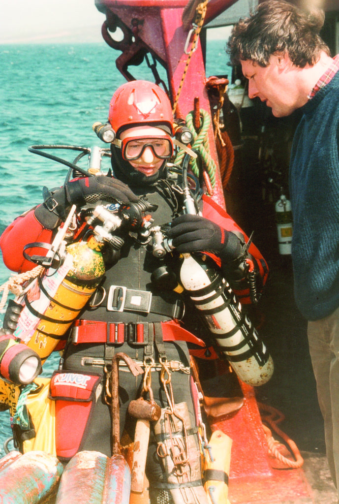 The way it was -pioneers of deep trimix diving in the UK,Leigh Bishop with John Thornton experimenting with trimix in 1993 in Scotland