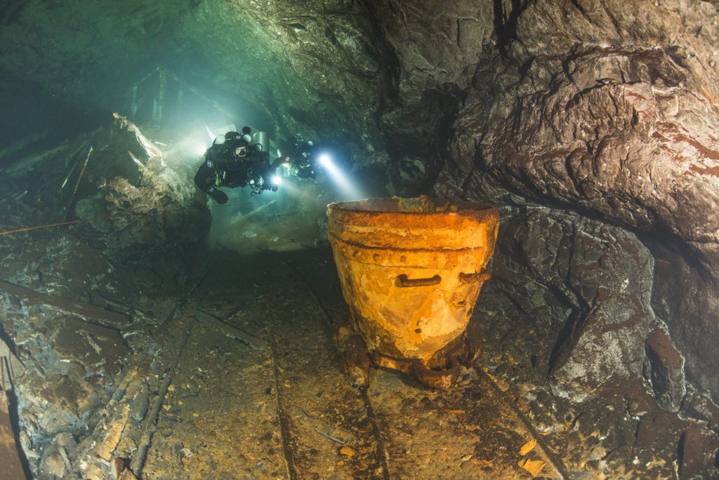 Diving through the Langbans Mine 