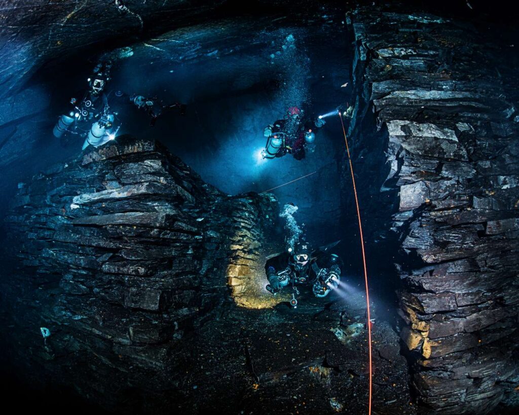 Buceo minero en el museo de pizarra.