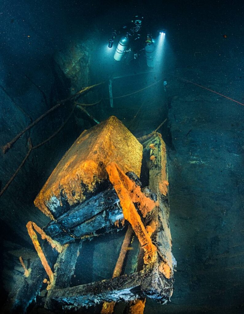 Dive mining in the slate museum