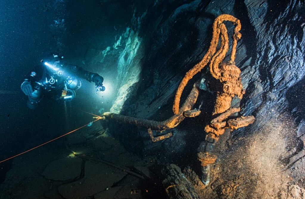 Dive mining in the slate museum