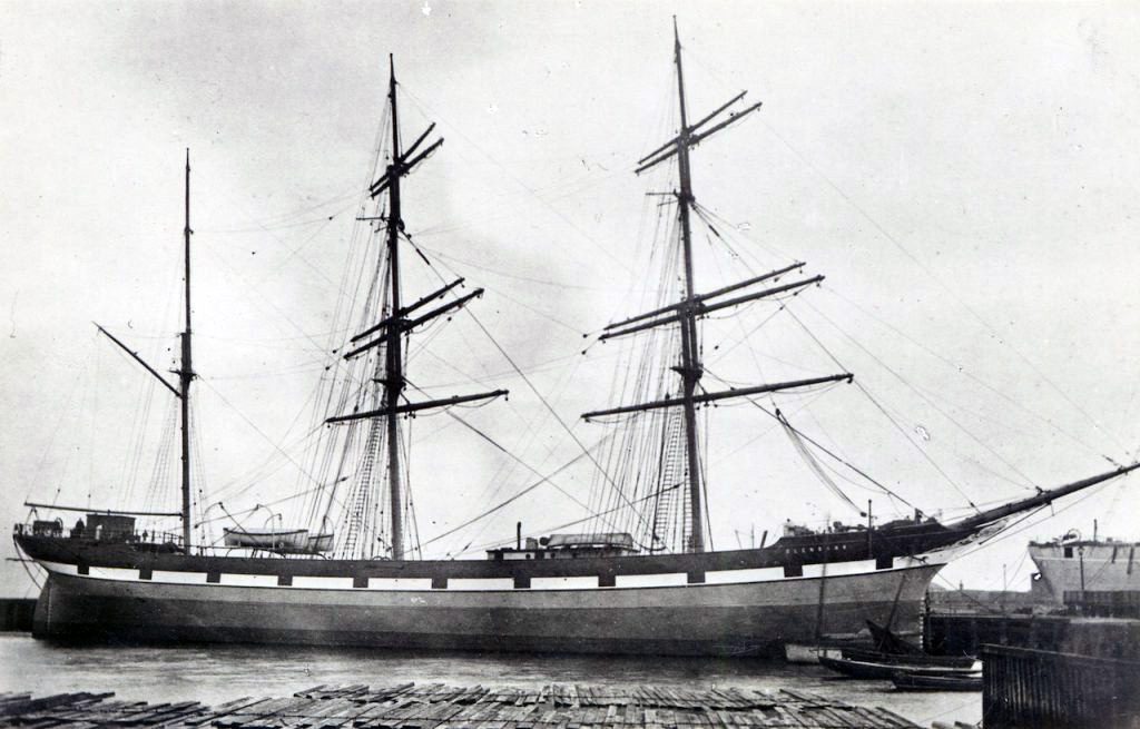 The Glenbank docked in an unidentified port around 1895 (State Library of South Australia)