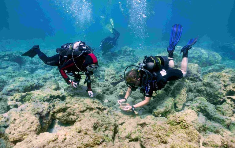 Dive & Dig: Lucy Blue and Stella Demesticha at Dreamer's Bay, Cyprus (Steven Lopez)