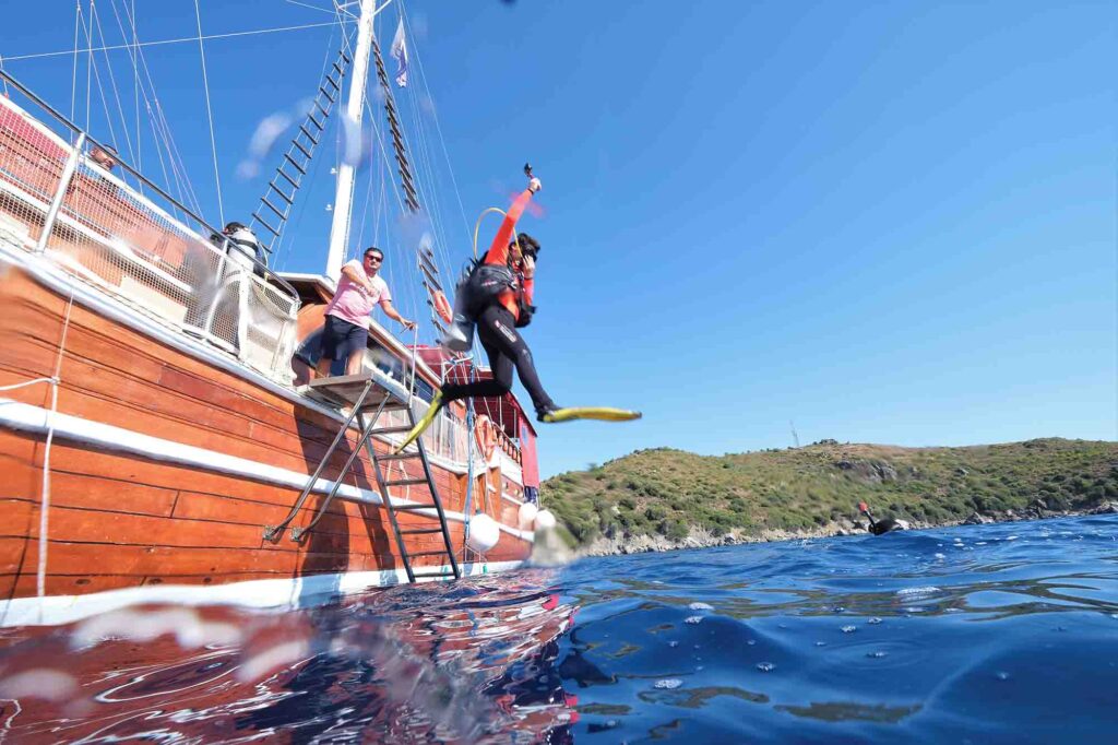 Tyrkisk liveaboard Tid til at dykke