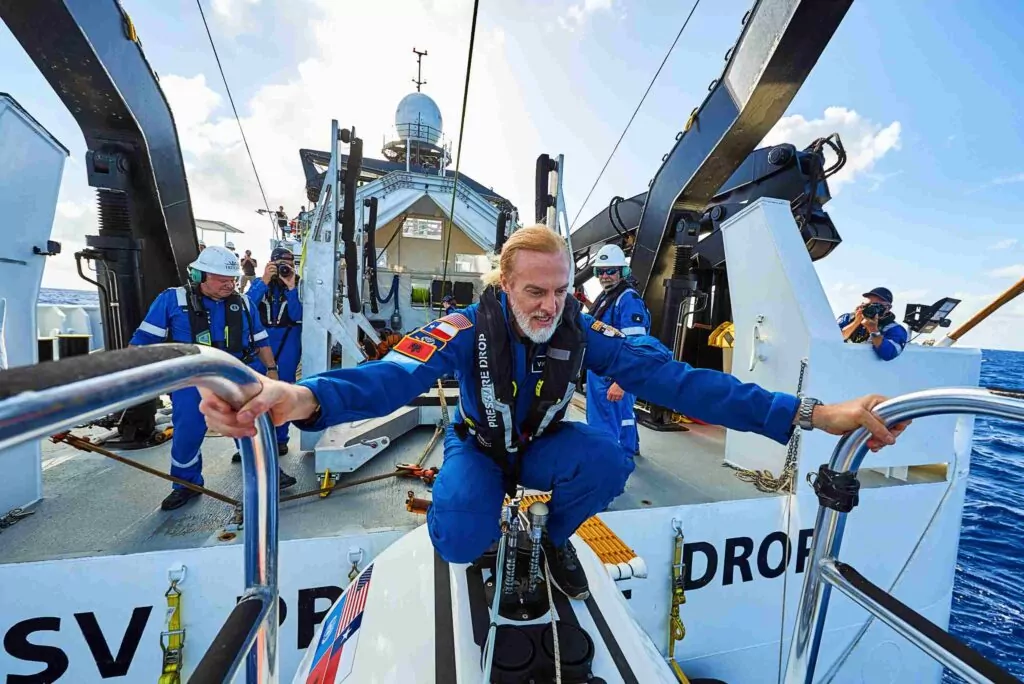 Vescovo di tapak Mariana Trench (Reeve Joliffe)