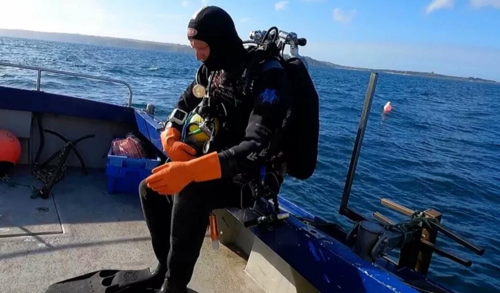 Hairy dives: Preparing to dive the Virago in the Channel islands (JP Fallaize / Matt Le Maitre)