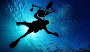 (Diver with camera (RawPixel)