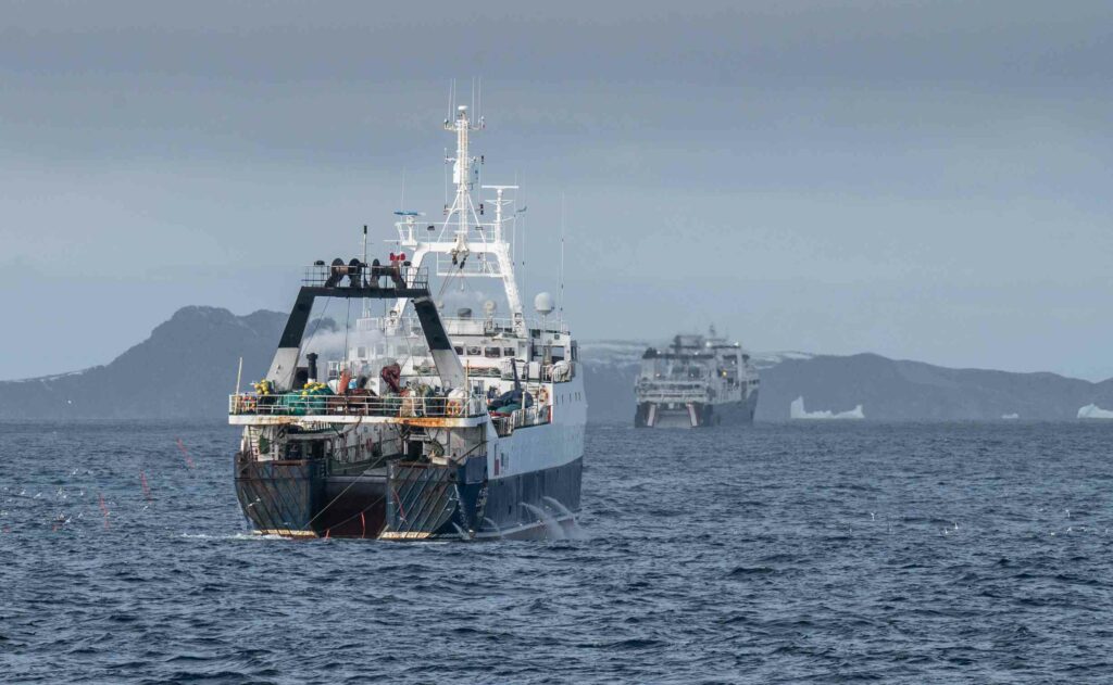 Two trawlers moved away as Sea Shepherd turned up (Sea Shepherd Global)