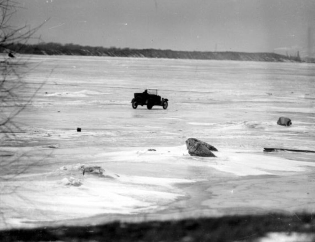 Rum-runners drive alcohol from Canada over the frozen Detroit River in December 1929 (Walter P Reuther Library, Archives of Labor and Urban Affairs, Wayne State University)