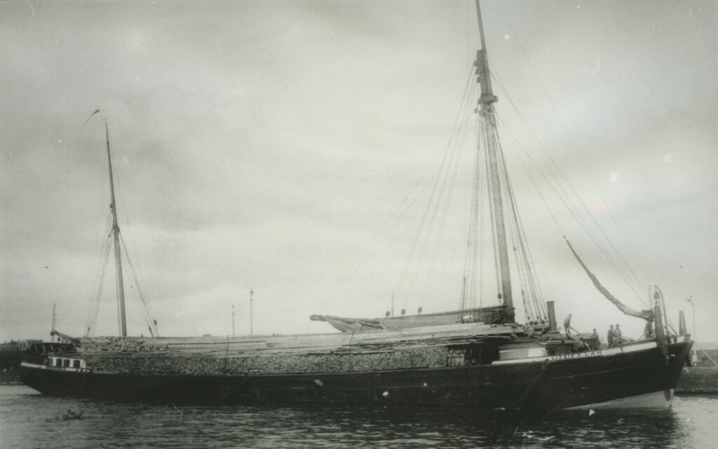 Historic image of 1875 schooner-barge Lizzie A Law, similar to Ironton (Thunder Bay Sanctuary Research Collection)
