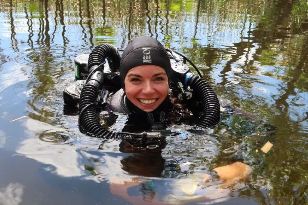 The start of a cave dive