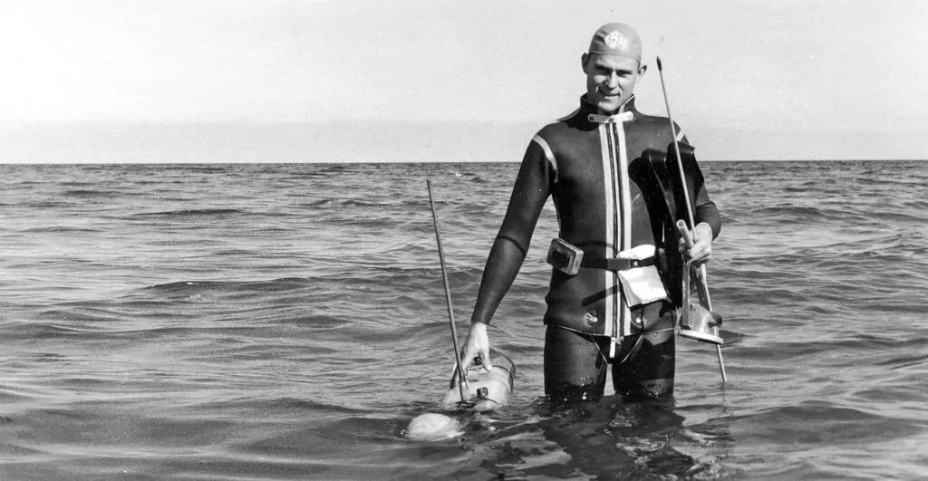 Ο Bernd Boettger με τη συσκευή που τον οδήγησε στην ελευθερία