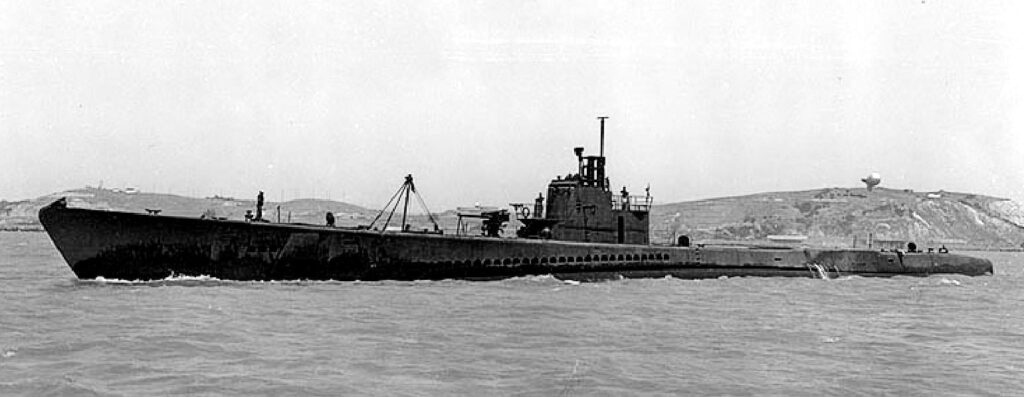 USS Sturgeon (미 해군) 호주 전쟁 포로로 가득 찬 선박을 무의식적으로 어뢰 한 잠수함