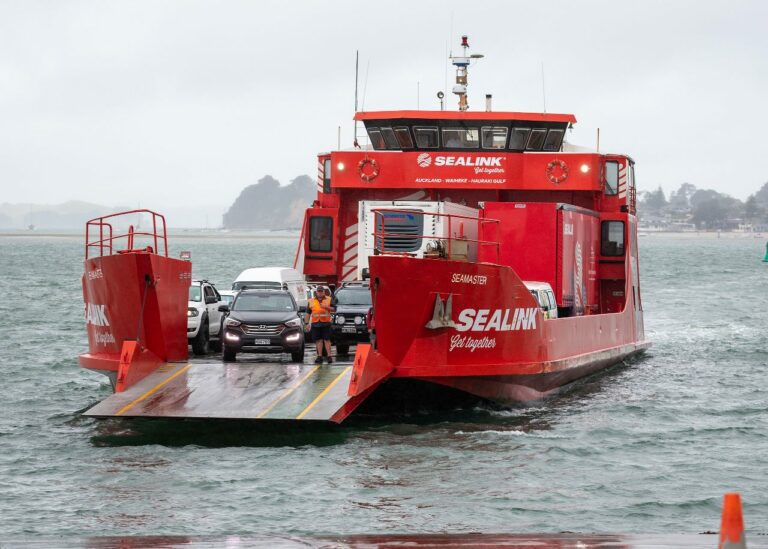 diver prop injury - a SeaLink ferry in Half Moon Bay, Auckland