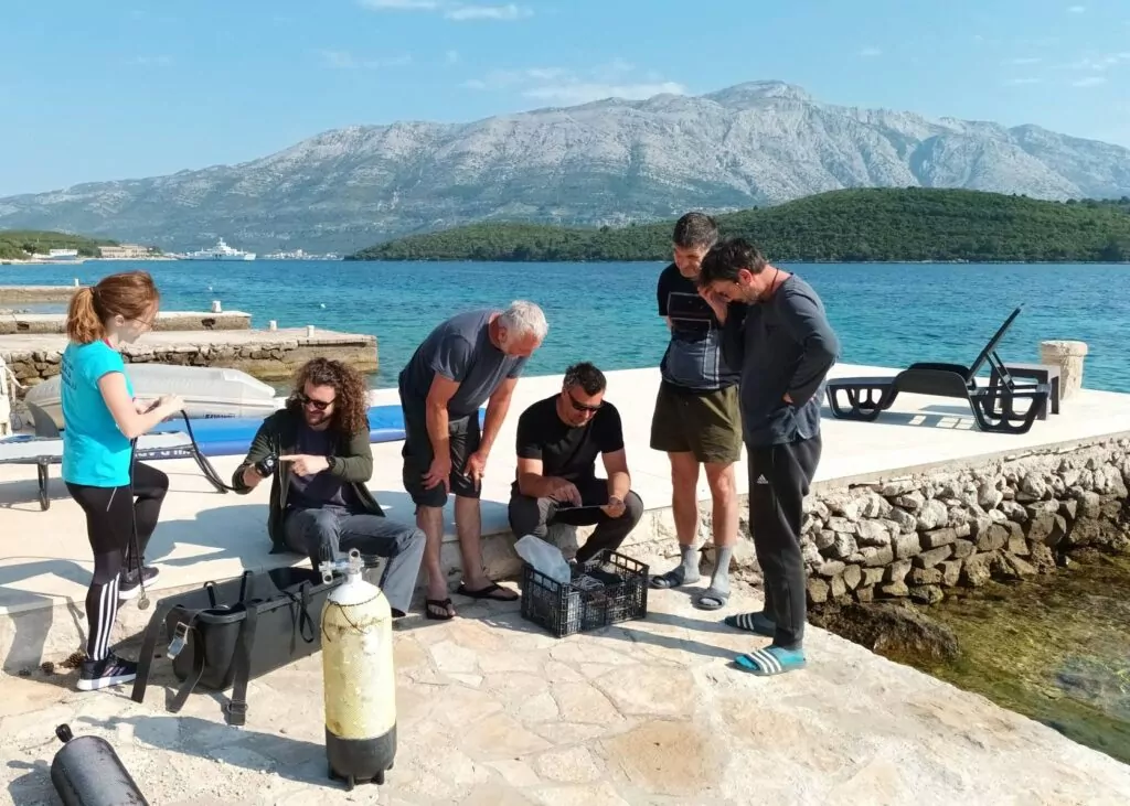 Underwater archaeology team (University of Kadar)