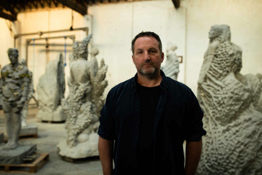 The sculptor (Jason deCaires Taylor)