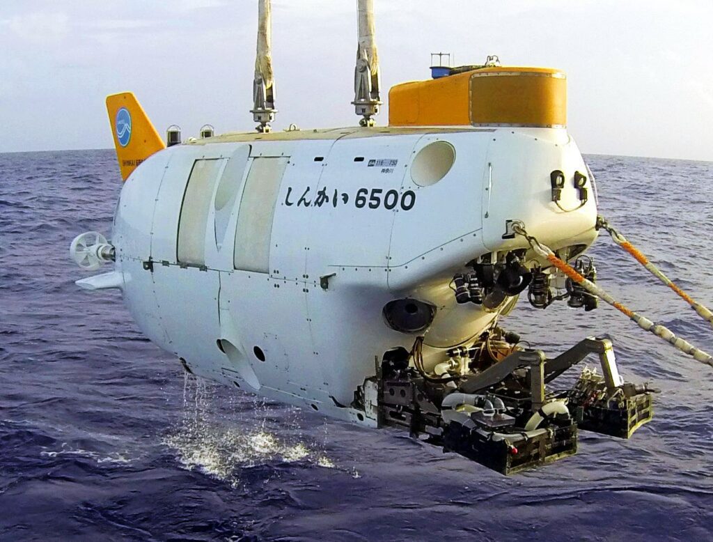 Japan’s Shinkai 6500 submersible (Jon Copley, author provided)