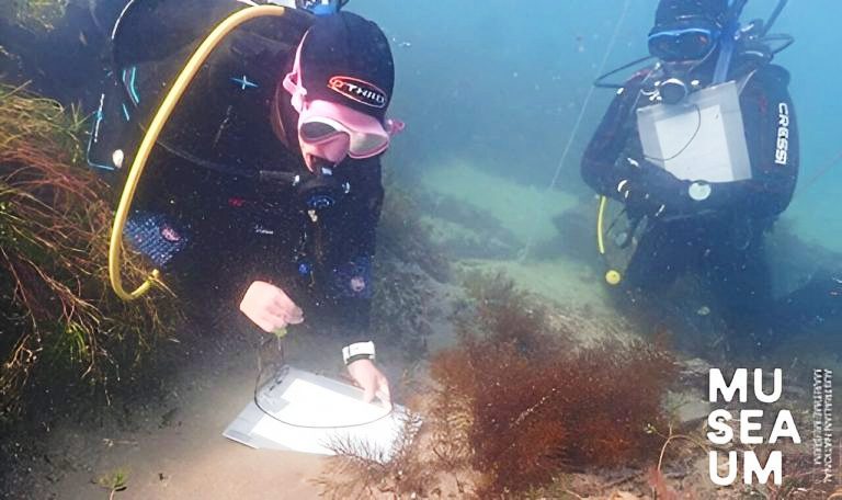 Divers on the wreck of the South Australian (Irini Malliaros / Silentworld Foundation)