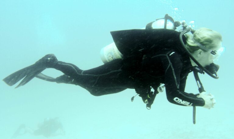 Diver Sally de Courcy