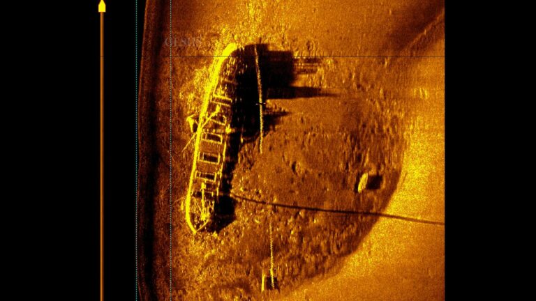 The Huronton shows up on the sonar display (GLSHS)