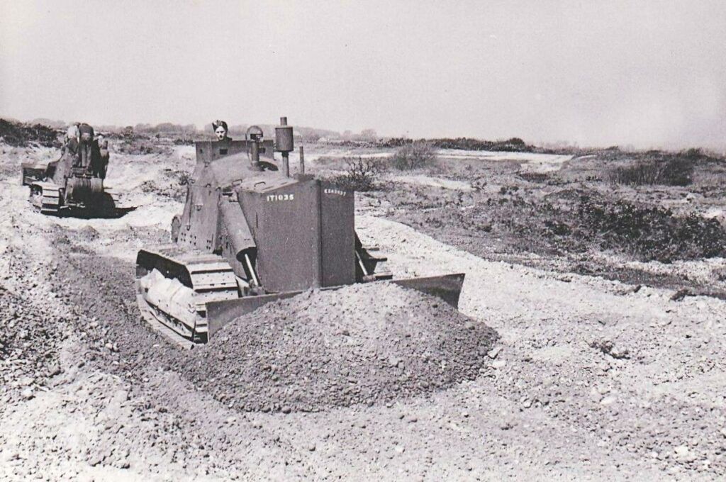 American D7A bulldozer under test. Note the driver’s armoured turret with viewing hole (Courtesy of Alan Turner)