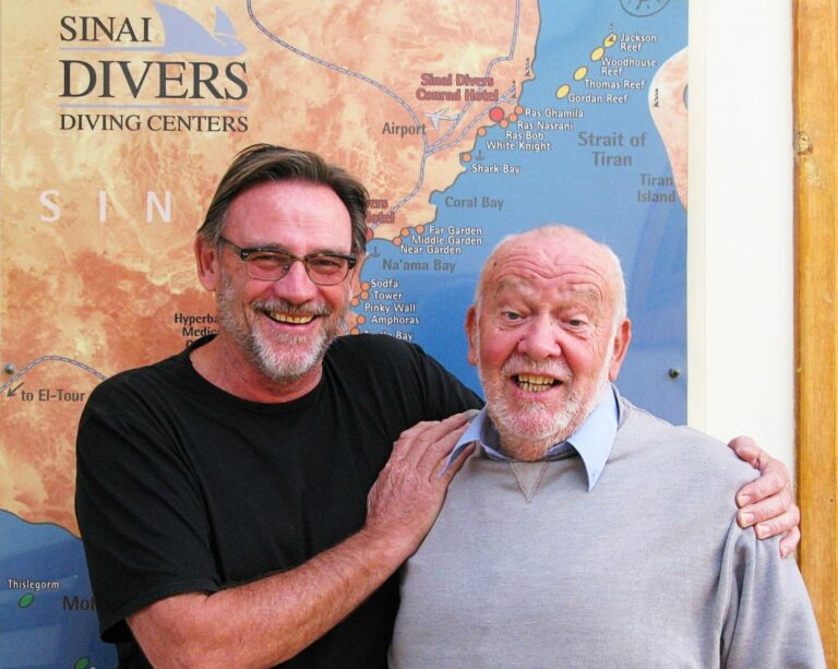 Derek Edwards (right) with Rolf Schmidt of Sinai Divers