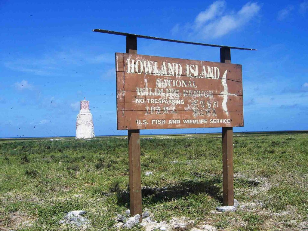 Howland Island with the Earhart light in the background (Joann94024)