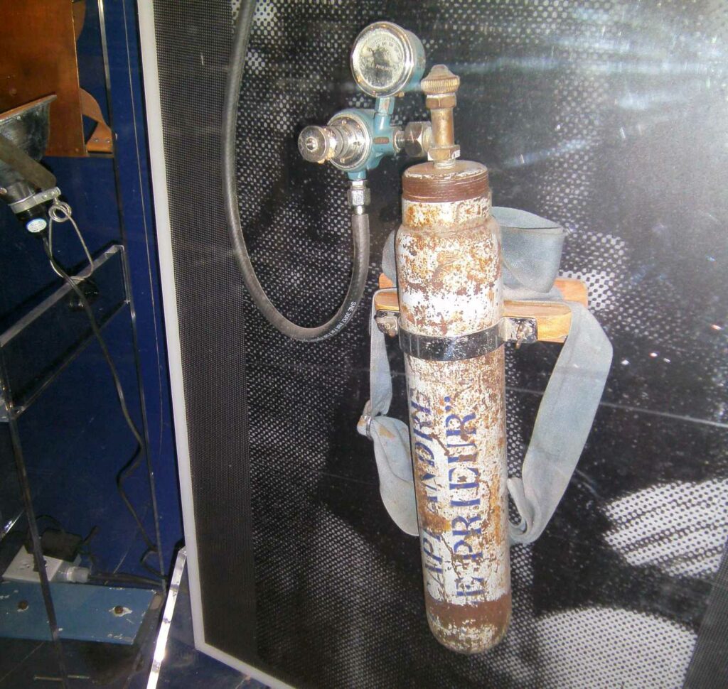 Original demand regulator and tank invented by Le Prieur, displayed at the History of Diving Museum, Islamorada in Florida (© John Christopher Fine)