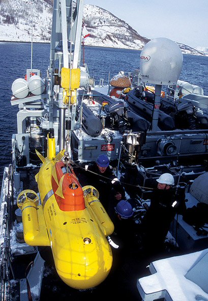 英國皇家海軍發射遙控排雷車協助搜尋