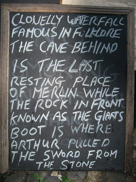A sign that may appear in Clovelly when tourists are around