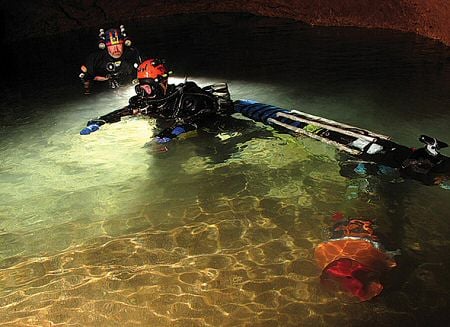 Diving Everest in Pozo Azul 3 170263