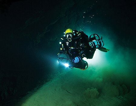 Diving Everest in Pozo Azul 10 Rene in Sump 2