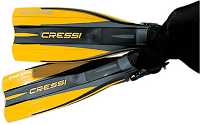 WHAT'S KICKIN' 18 Cressi Space Frog