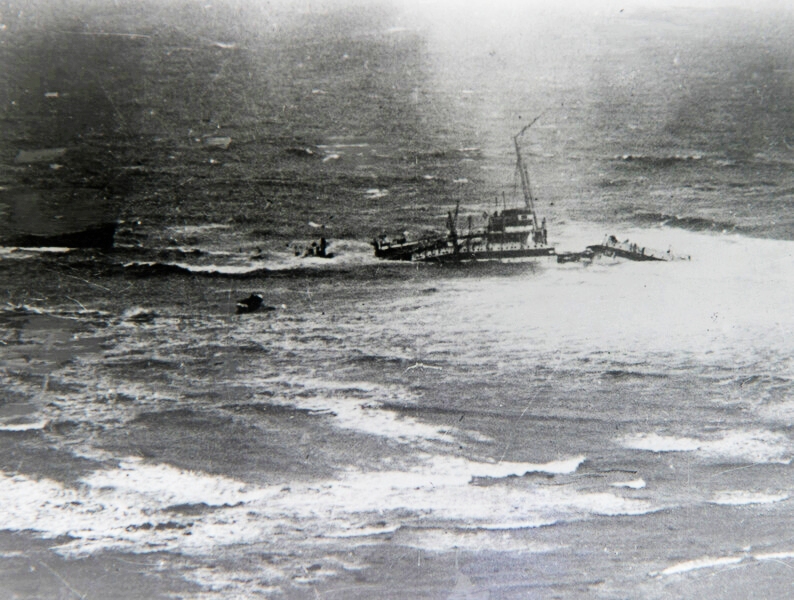 The hospital ship Rohilla breaking up and sinking off the coast of Whitby in 1914 (RNLI)