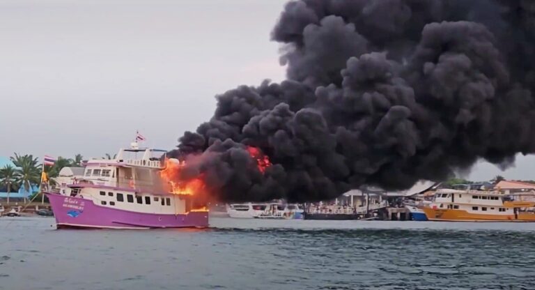 Sea World One staat in brand nabij de Thap Lamu-pier (Kamara One)