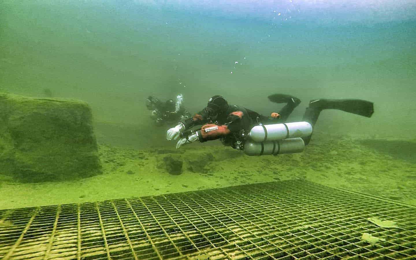 DIVE LIKE A PRO Finning techniques