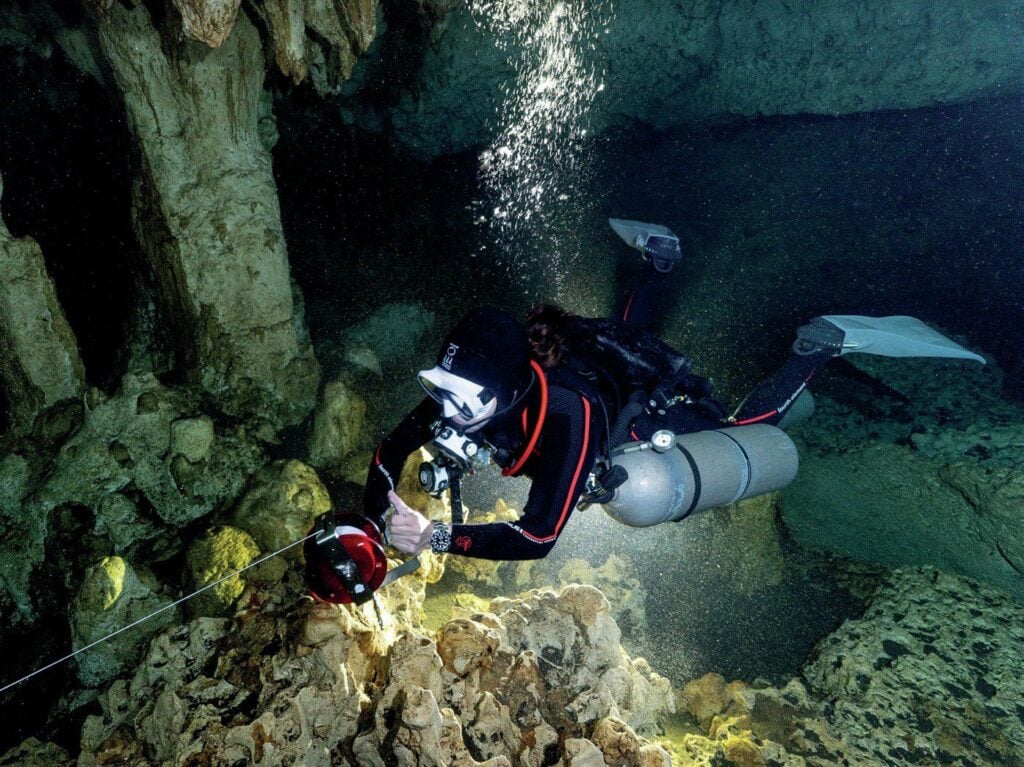 COMPUTERS • O2 CELLS • GAS ANALYSERS CABLES & CONNECTORS • REBREATHER PARTS PATHFINDER STROBES • SENSORS TOOLS • SOLENOIDS