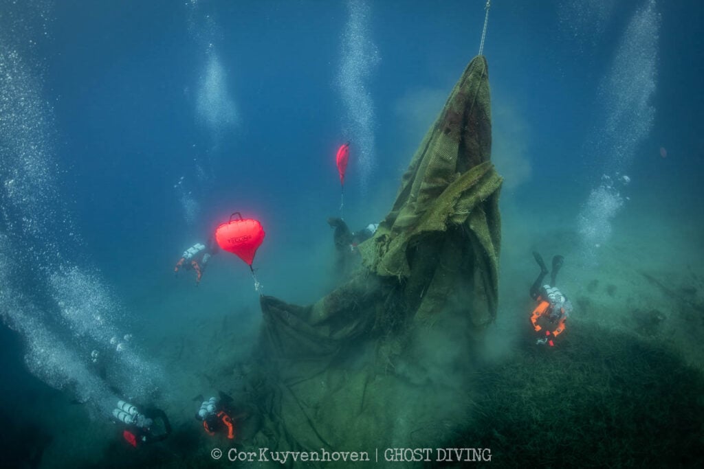 Ghost Diving