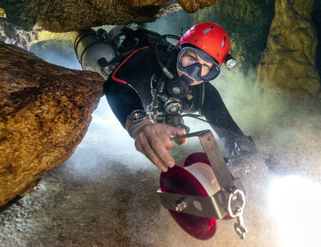 Laying line through cave 1